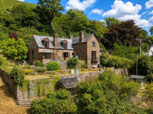 House for sale in Crucorney, Wales