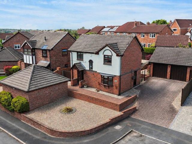 House for sale in Stone, Baswich