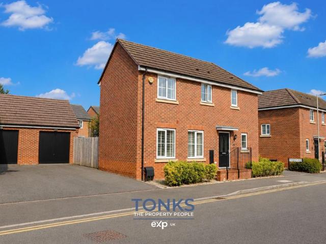House for sale in Halesowen, West Midlands