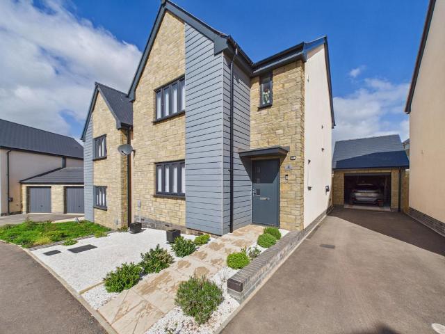 House for sale in Broadsands, Galmpton