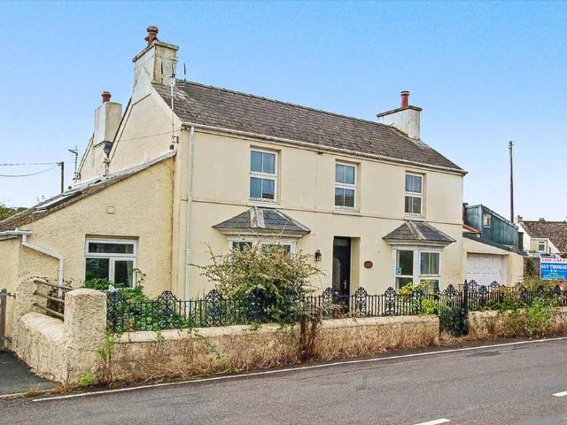 House for sale in Monkton, Pembroke