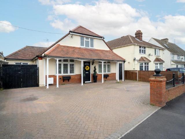 House for sale in Frinton and Walton, Dale Hill