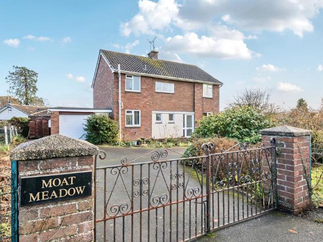 House for sale in Guilsfield