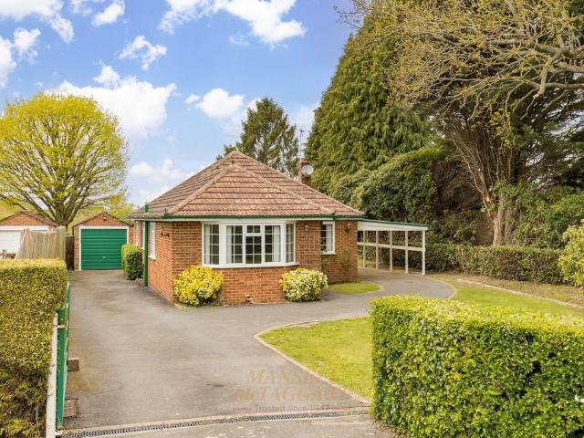 House for sale in Burstow, Hillview