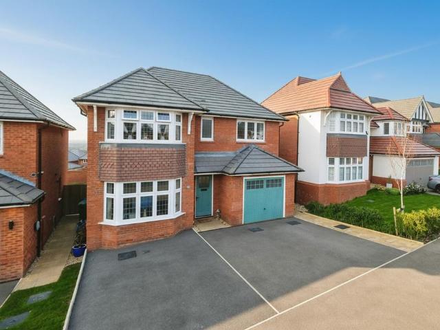 House for sale in Daresbury