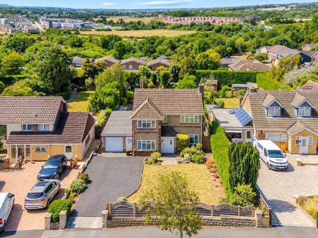 House for sale in Okus, Swindon