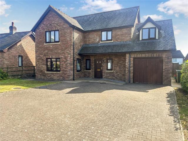 House for sale in Llanidloes, Wales