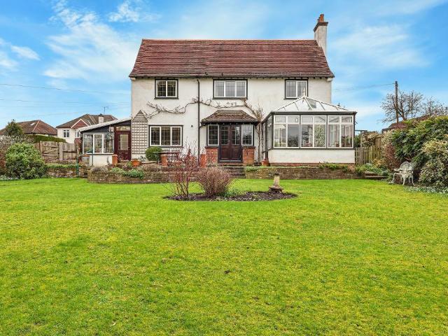 House for sale in Hillview, Surrey