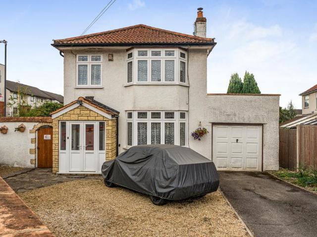 House for sale in Kingswood
