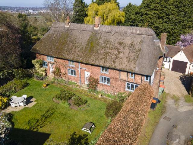House for sale in Little Billington, Bedfordshire