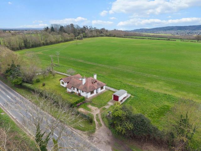Bungalow for sale in Crookhill, Worcestershire