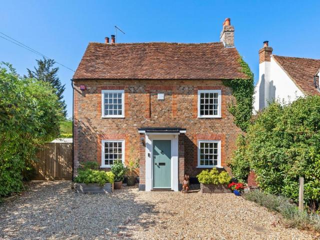 House for sale in Stoke Mandeville, Buckinghamshire
