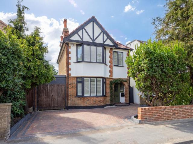 House for sale in Worcester Park, Greater London