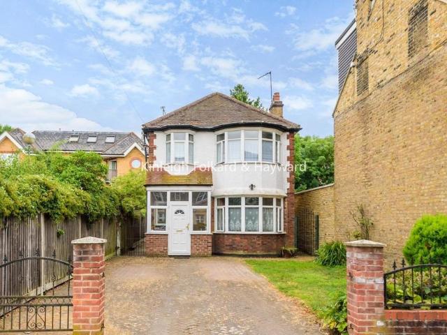 House for sale in Oakwood, Greater London