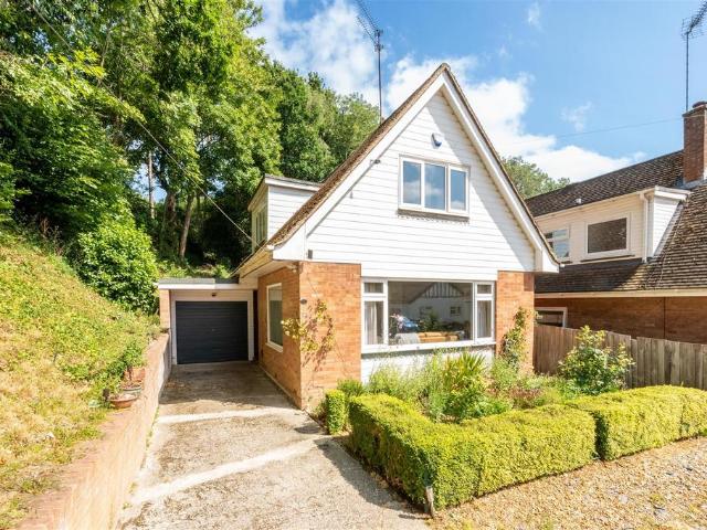 House for sale in Dee Park, Reading