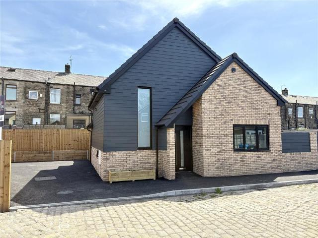 House for sale in Pendock, Greater Manchester