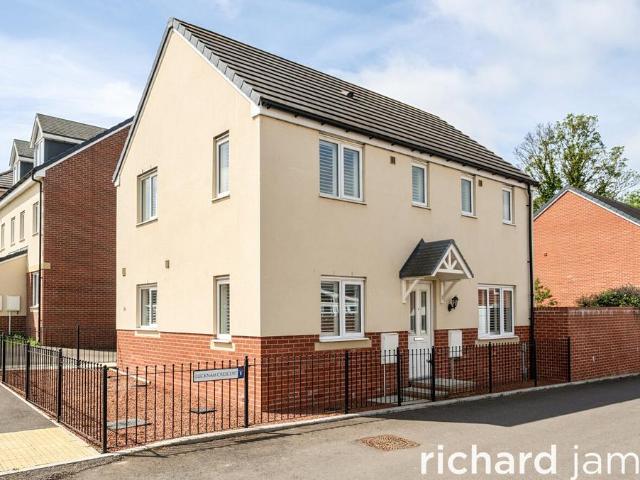 House for sale in Badbury, Swindon