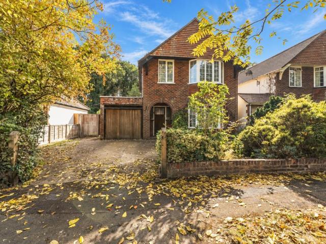 House for sale in Horsell, Woking