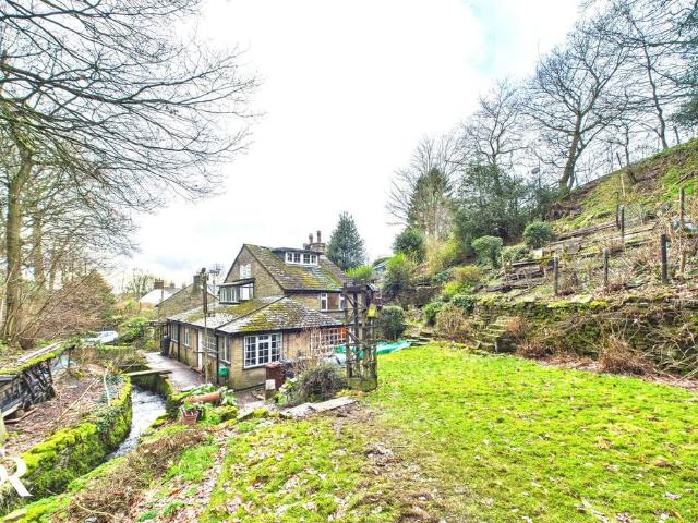 House for sale in Charlesworth, East Midlands