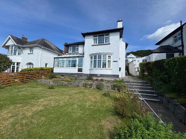 House for sale in Waun Fawr, Wales