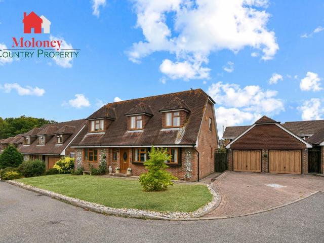 House for sale in Ewhurst, Heathlands