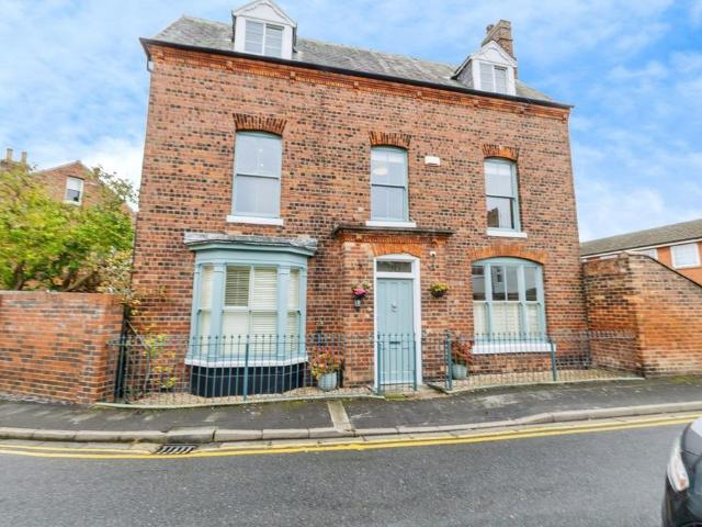 House for sale in Ermine West, Brayford
