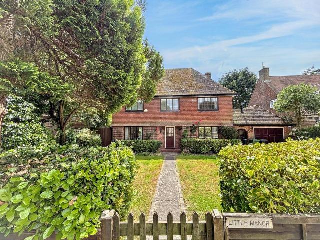 House for sale in Cooden, Heathlands