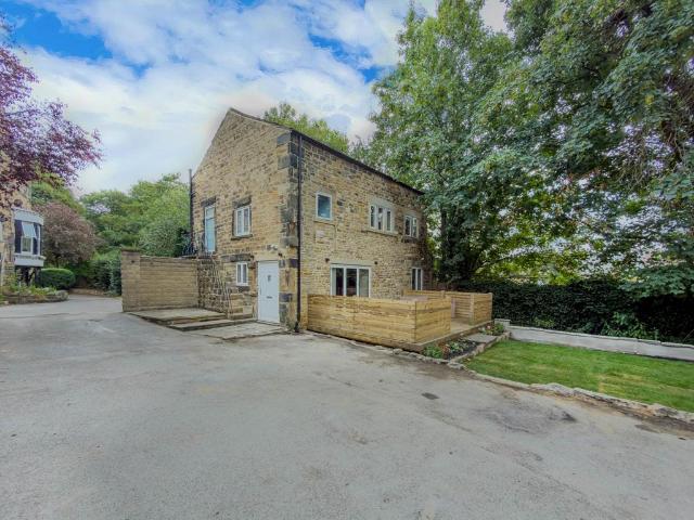 House for sale in Batley, West Yorkshire