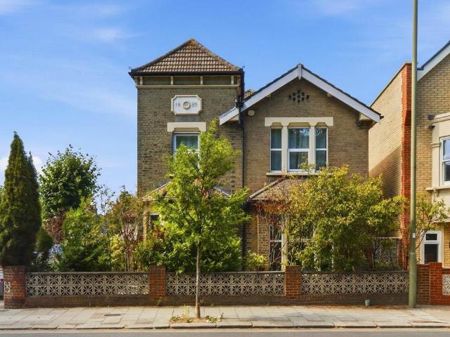 House for sale in Friern Barnet, Greater London