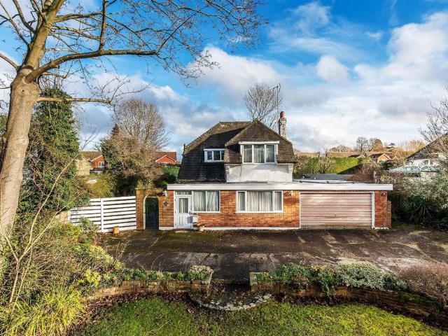 House for sale in Pachesham Park, Surrey