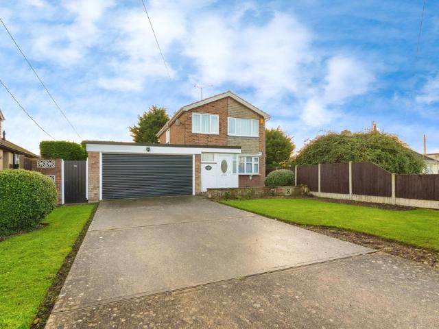 House for sale in Frinton and Walton, Dale Hill