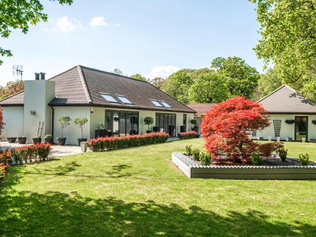 Bungalow for sale in Elmstead, Greater London