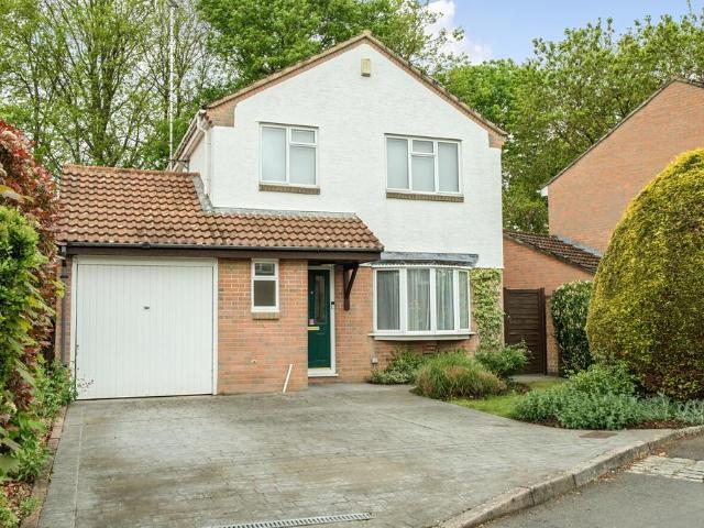 House for sale in Emmbrook, Wokingham
