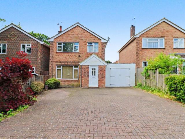 House for sale in Fair Oak and Horton Heath, Helford