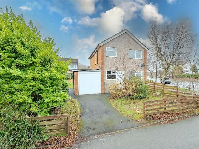 House for sale in Holt Park, Leeds