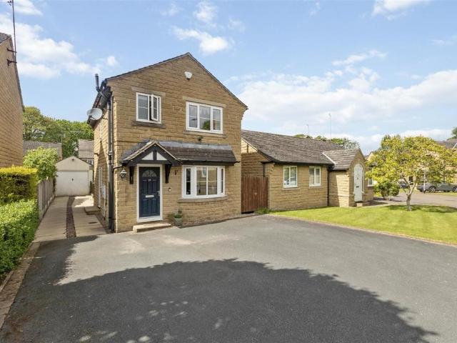 House for sale in Westfield, Guiseley