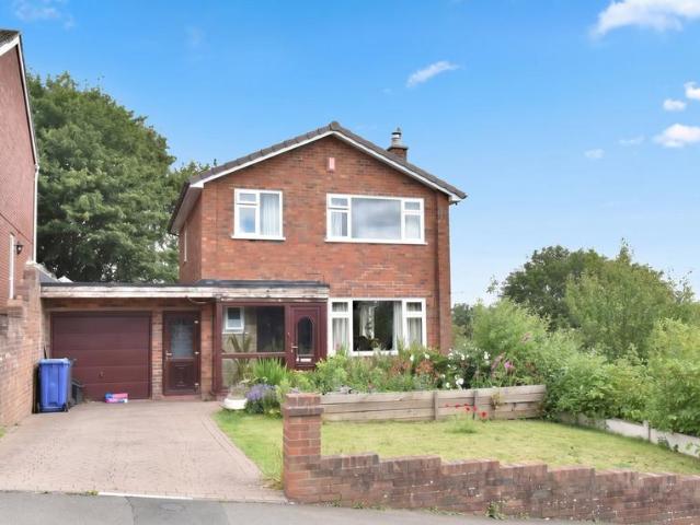 House for sale in Kingswinford, West Midlands