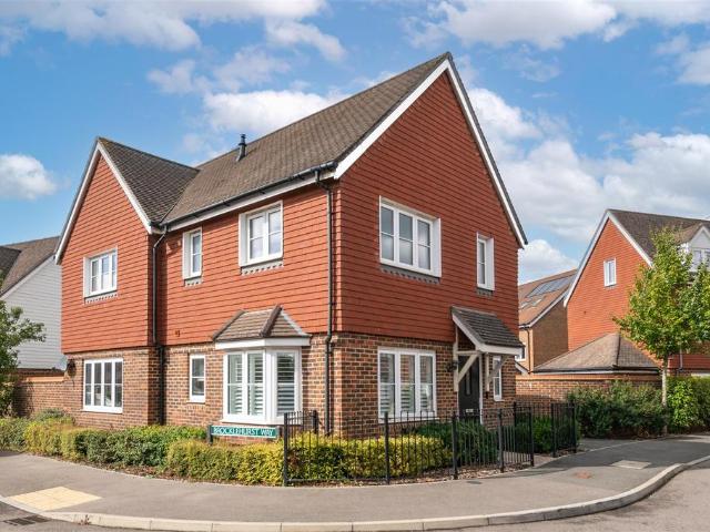 House for sale in Greenfields, Reigate and Banstead