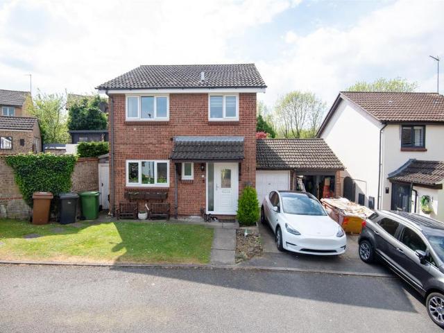 House for sale in Glenvale Park, Wellingborough