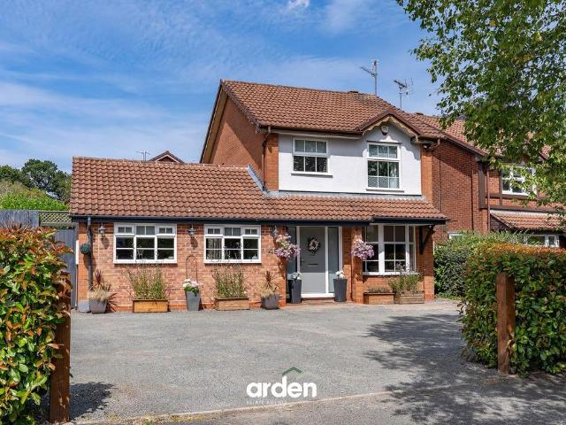 House for sale in Bromsgrove, Worcestershire