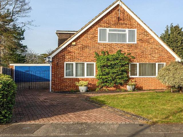 House for sale in Finchampstead