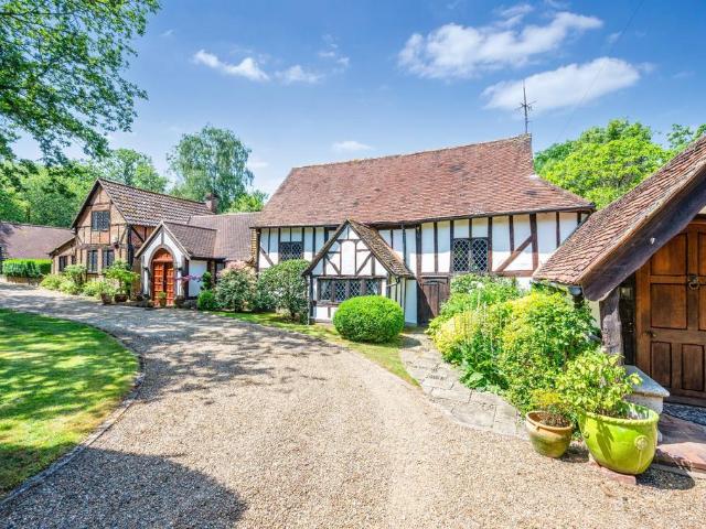 House for sale in Hillview, Surrey