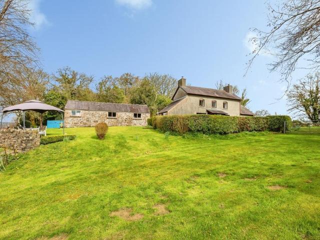 House for sale in Llangadog, Bethlehem