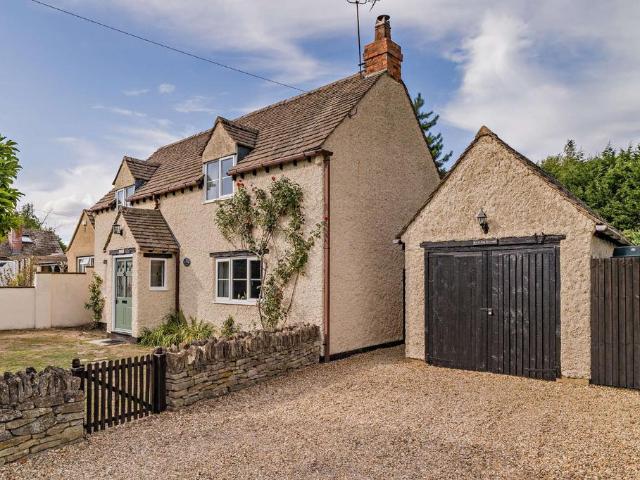 House for sale in Ashton Keynes, Wiltshire
