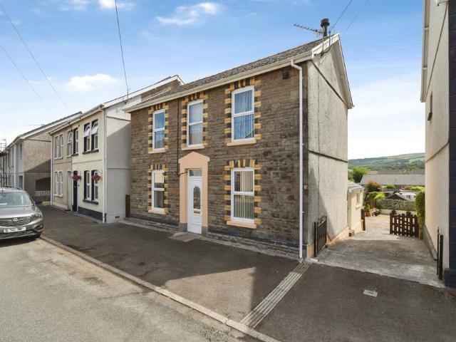 House for sale in Tir-y-dail, Ammanford