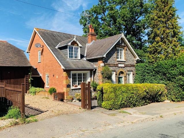 House for sale in Essendon, Welwyn Hatfield