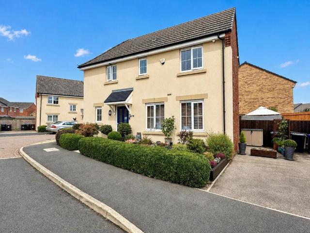 House for sale in Hunsbury Meadows, Northamptonshire