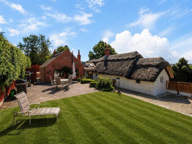 House for sale in Alderminster, Warwickshire