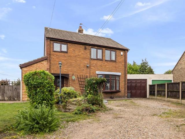 House for sale in Broughton, North Lincolnshire