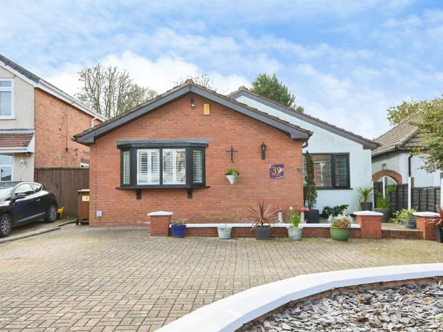 Bungalow for sale in Beamhurst, Staffordshire